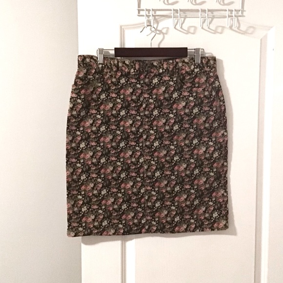 Jones New York Corduroy Skirt.  -1 - Picture 1 of 6